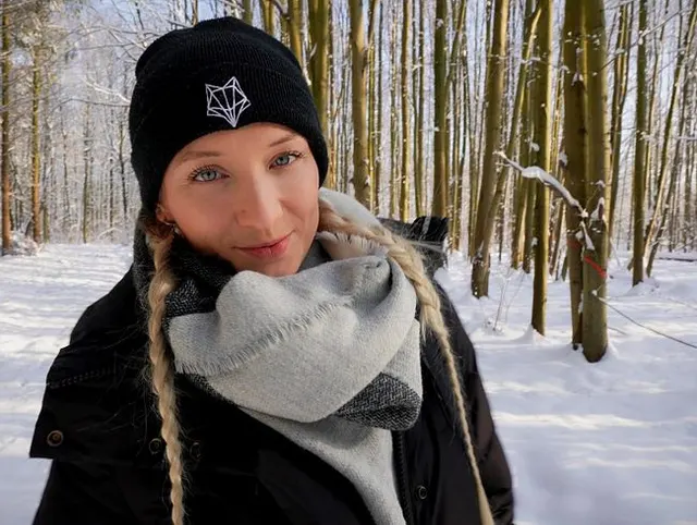 Vorschau aus Sex im Freien: Outdoor Fick im Schnee - Jeans & Stiefel